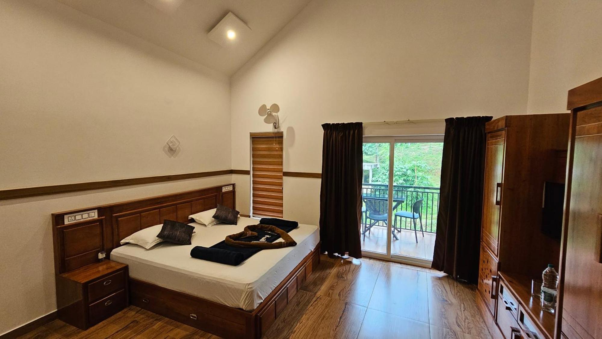 Casta Wild Resort Batheri Extérieur photo
